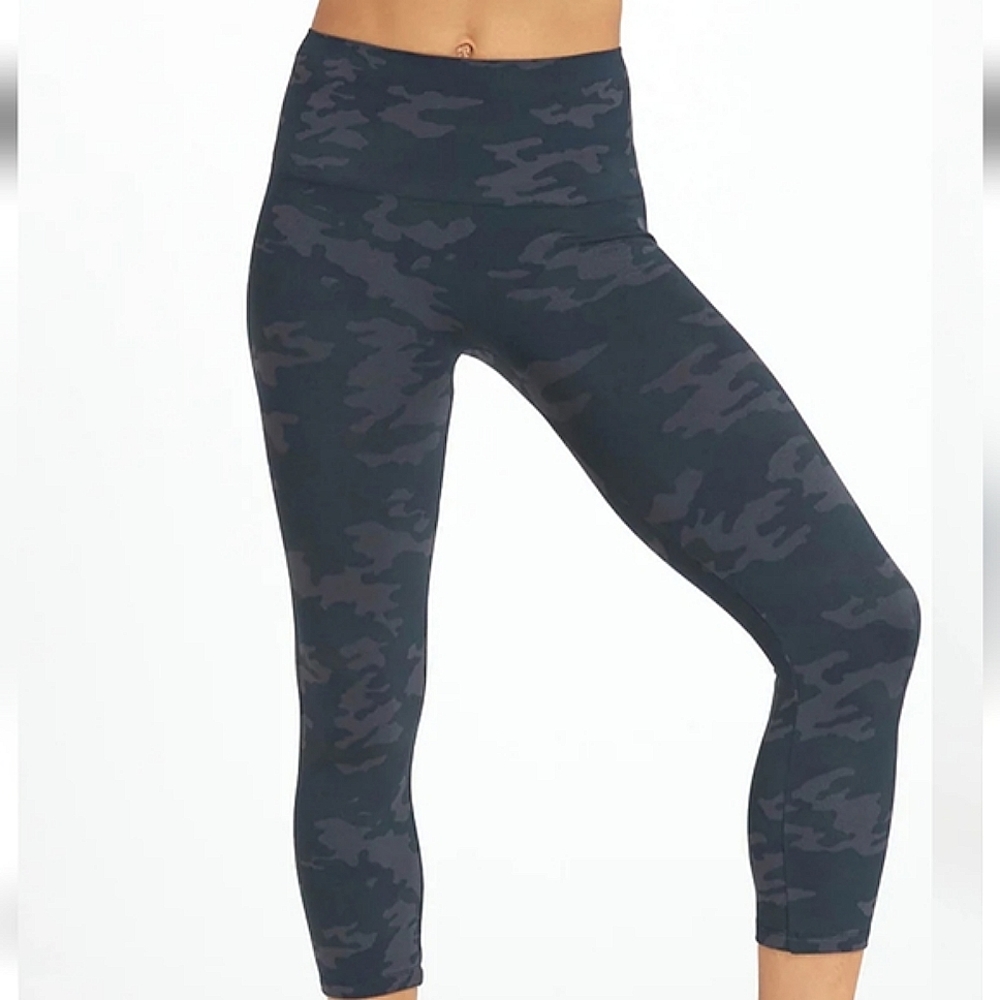 Spanx Look At Me Now Seamless Camouflage Crop High Rise Leggings Camo Shaping M - Picture 3 of 14